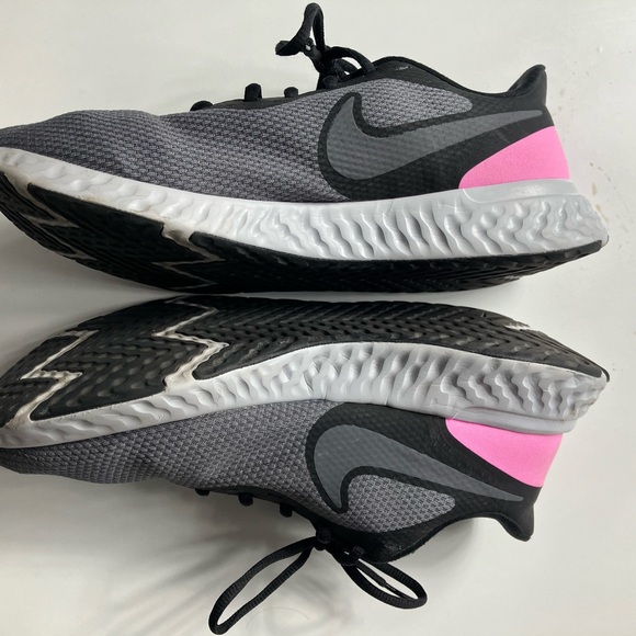 Nikes Revolution Size 11 EUC - Picture 7 of 7